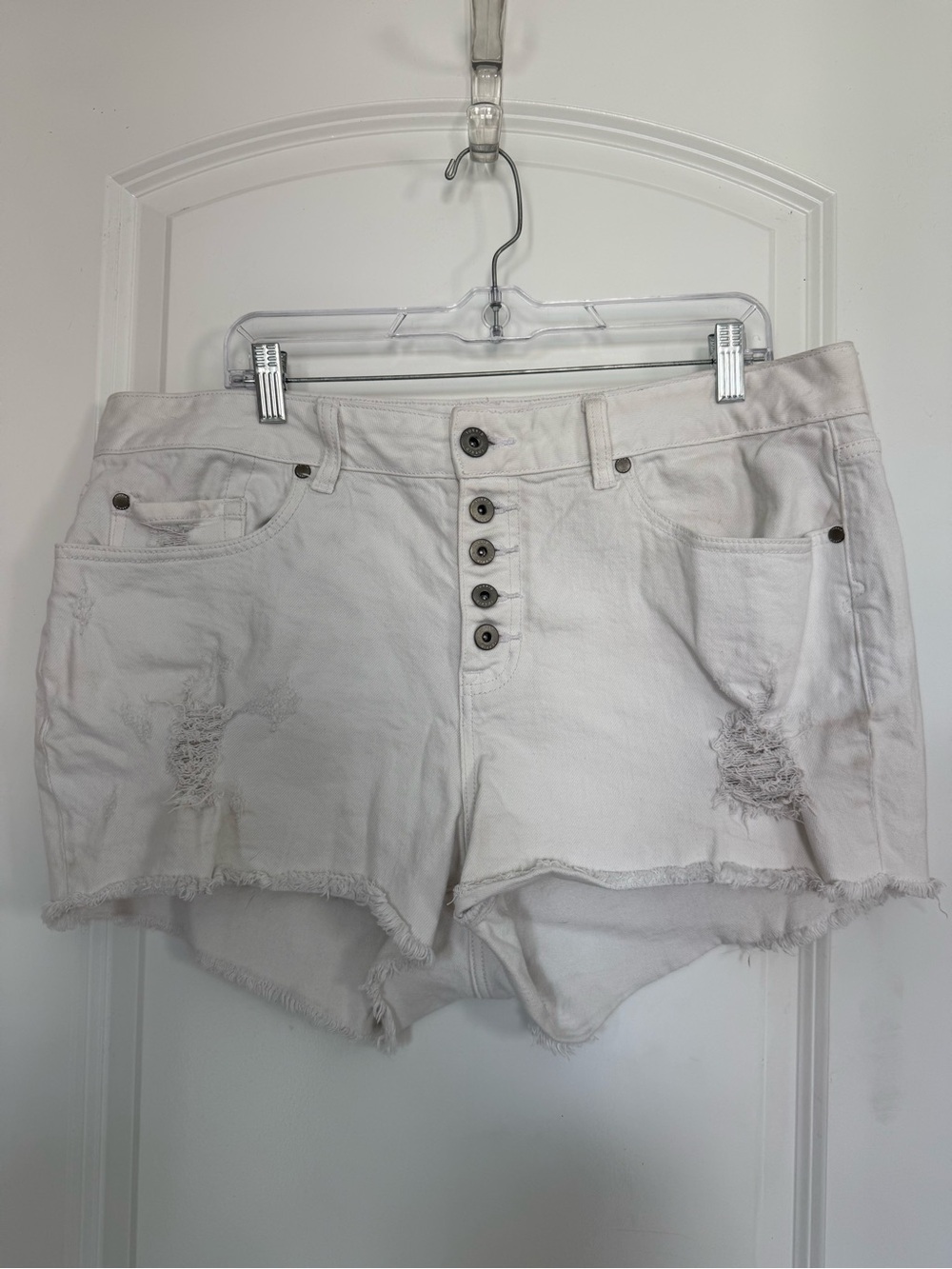 torrid White Distressed Button-Fly Denim Shorts